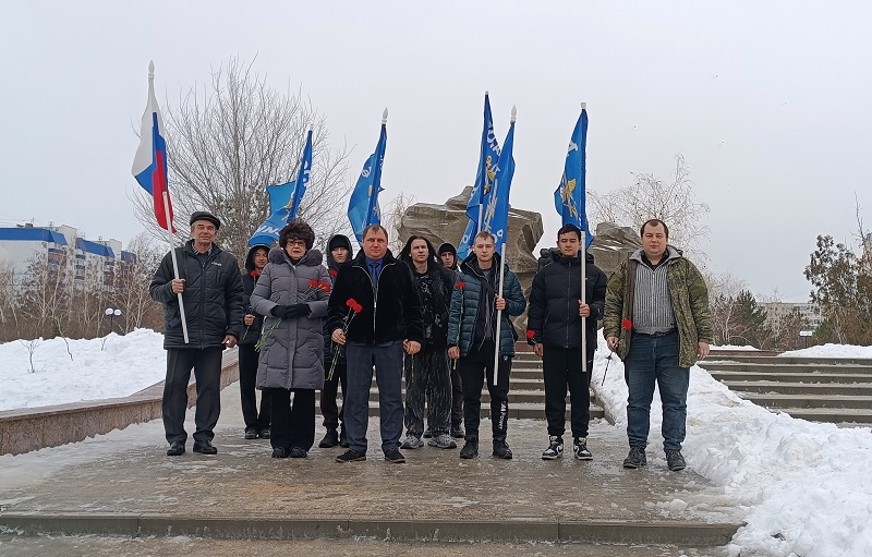 Коллектив Волжской автошколы ДОСААФ России почтил память воинов-интернационалистов