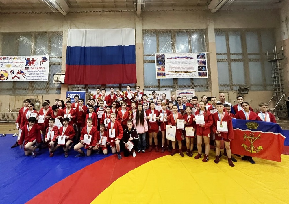 Юные самбисты Волгоградской области отдали дань героям Сталинградской Битвы!