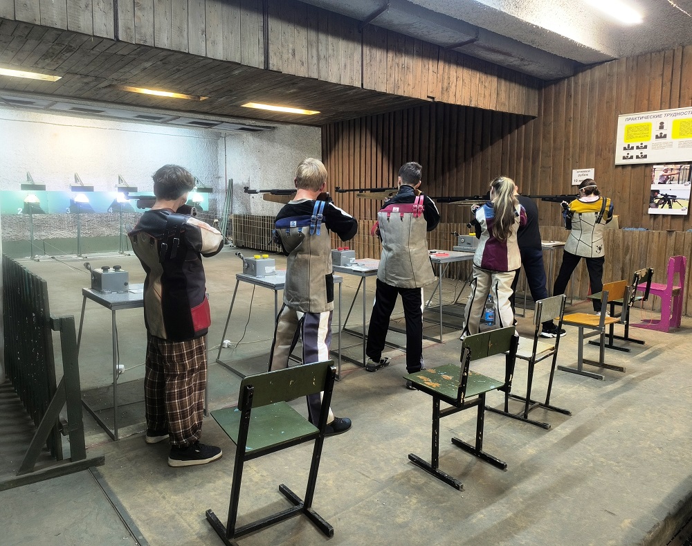 В Стрелковой школе ДОСААФ России Волгоградской области прошел Чемпионат города-героя Волгограда по пулевой стрельбе, посвященный Дню народного единства 