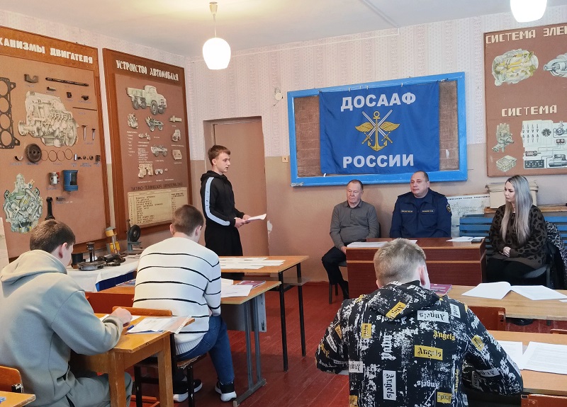 Во Фроловском оборонном обществе ДОСААФ России прошел выпуск будущих военных специалистов прошедших обучение по ВУС – 846