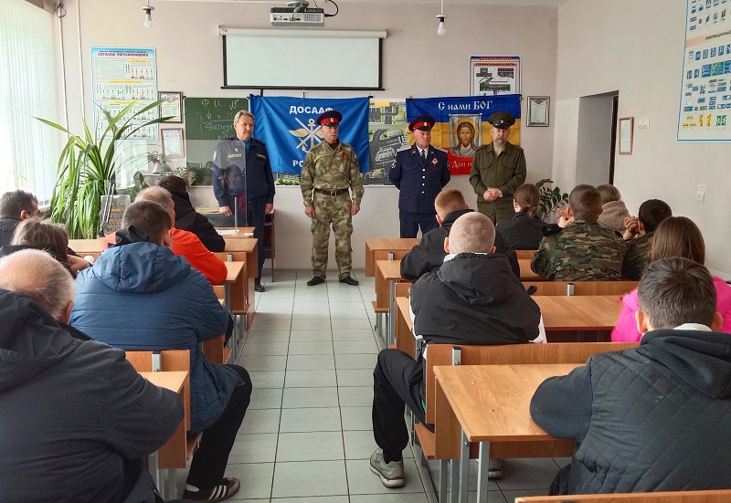 В Новониколаевском оборонном обществе ДОСААФ России прошли соревнования по пулевой стрельбе из пневматической винтовки, посвященные 80-летию Победы Советского народа в Великой Отечественной войне